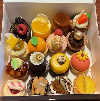 Madders Brothers 16 piece petit four box