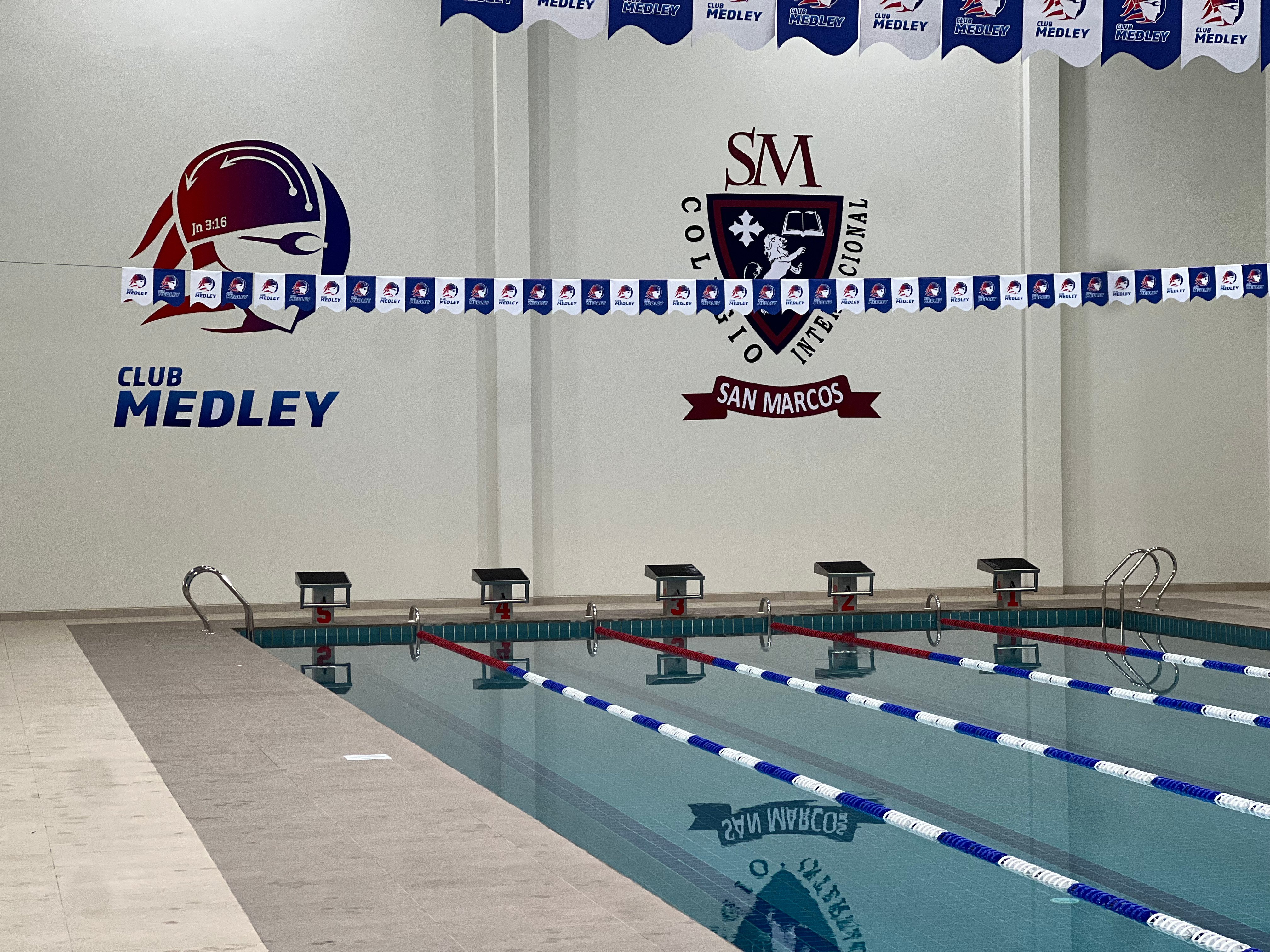 Piscina semiolímpica del Colegio Internacional San Marcos