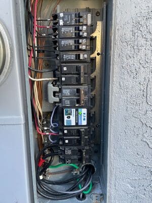 {{ custom_values.service_2 }} in {{custom_values.area_2})