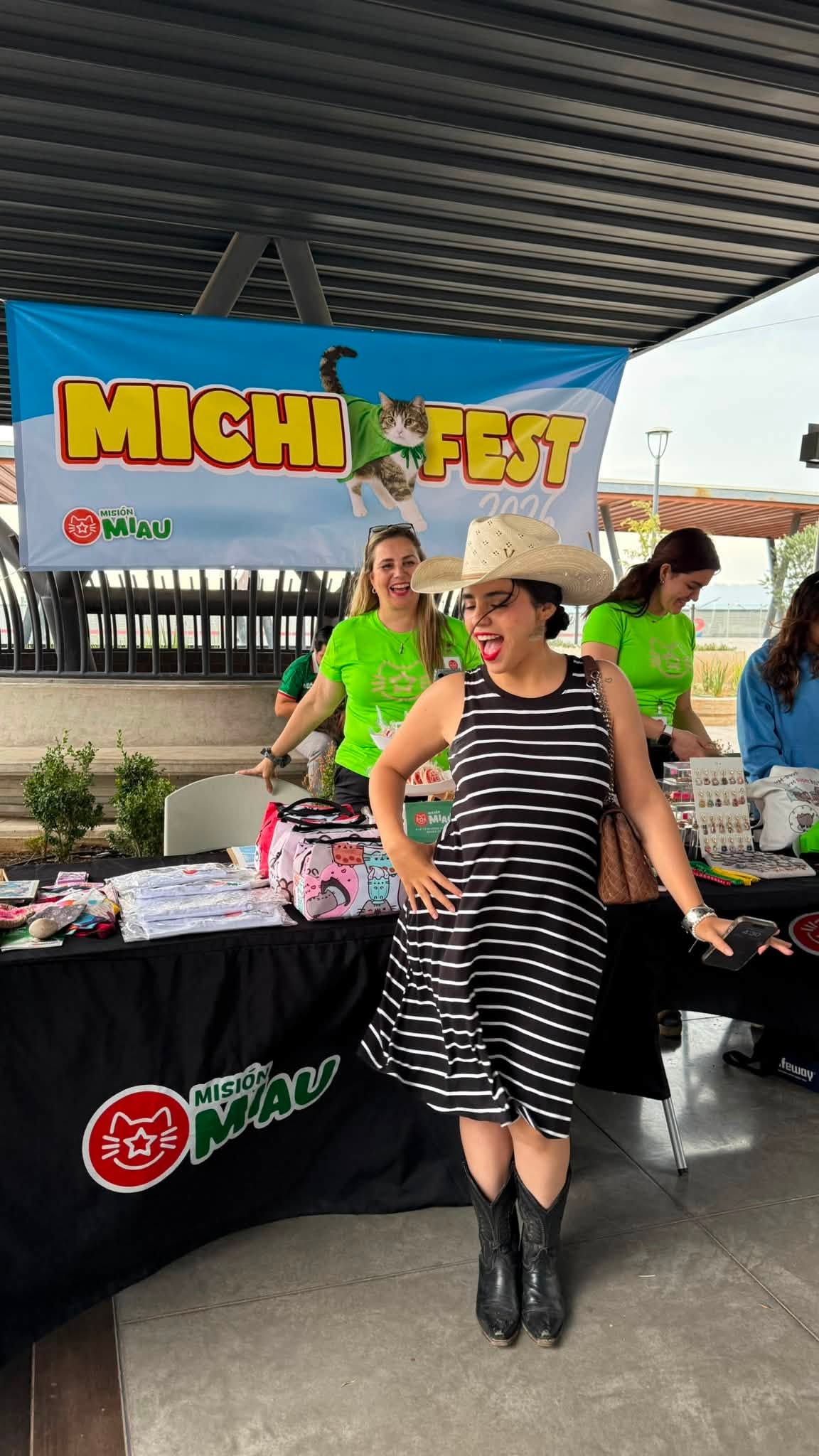 Asistente en el MichiFest, festival a beneficio de la Fundación