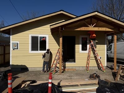 {{ custom_values.service_1 }} in {{custom_values.area_3})