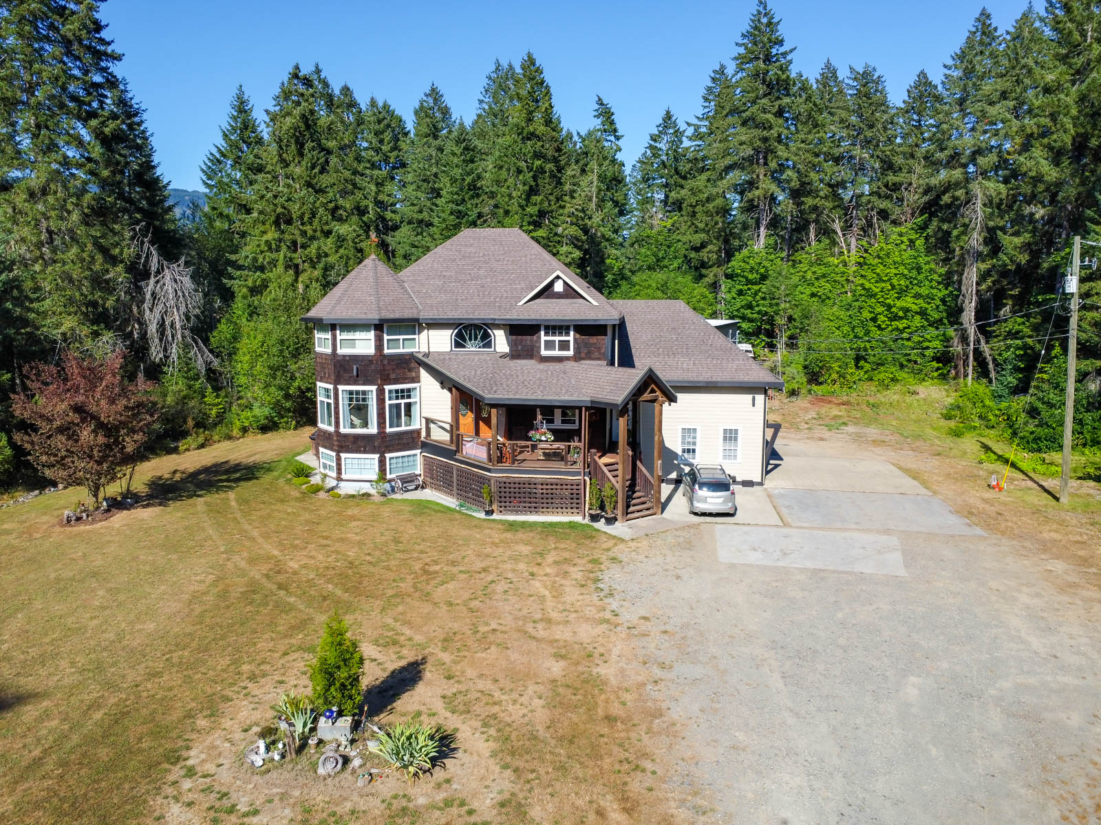 Exterior of the custom residence at 6091 Beaver Creek Road