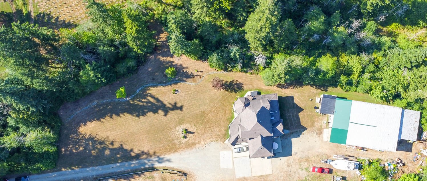 6091 Beaver Creek Road property and shop