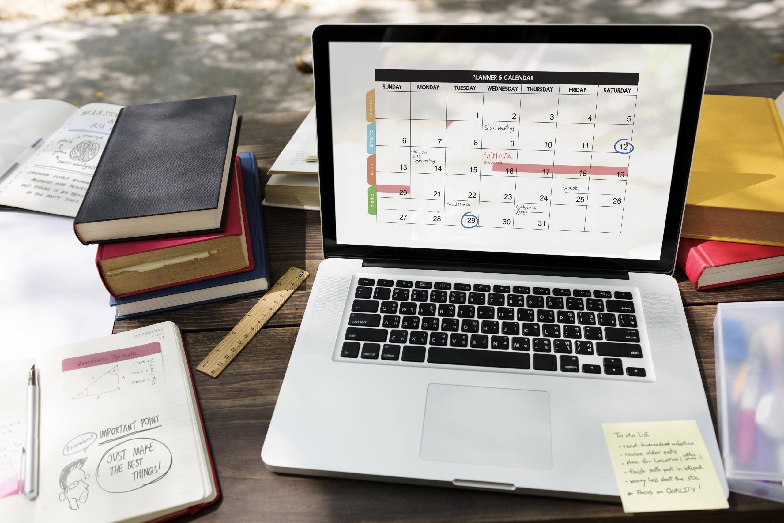 Student creating a weekly study routine