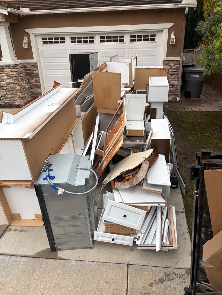 Furniture removal service in Des Moines Iowa