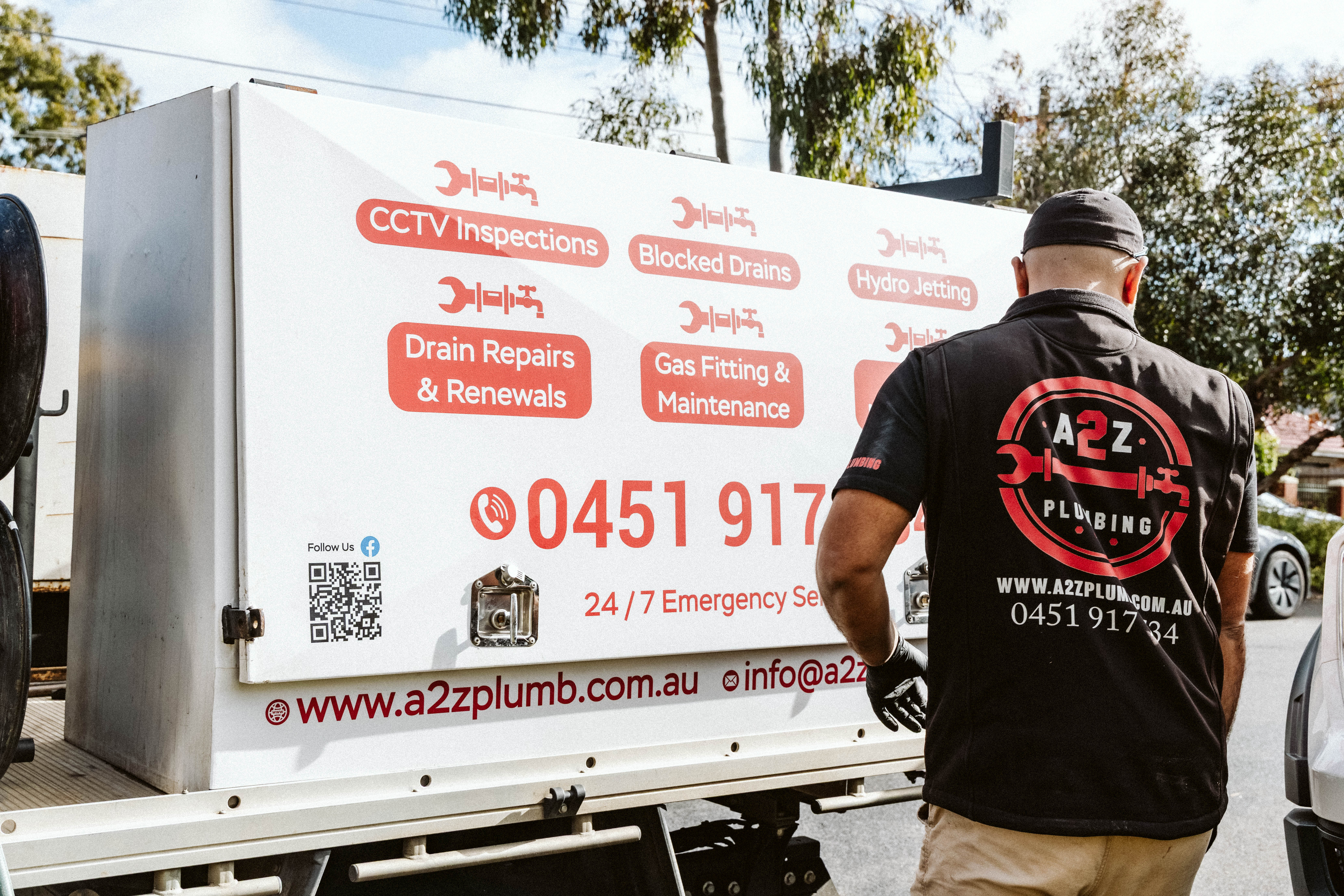 a close up of a bunch of buttons on a wall