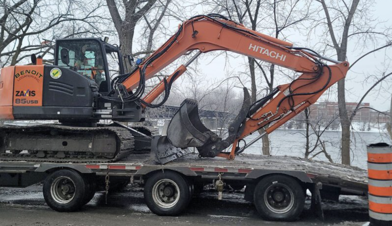 Hitachi ZW50 (Sans opérateur)