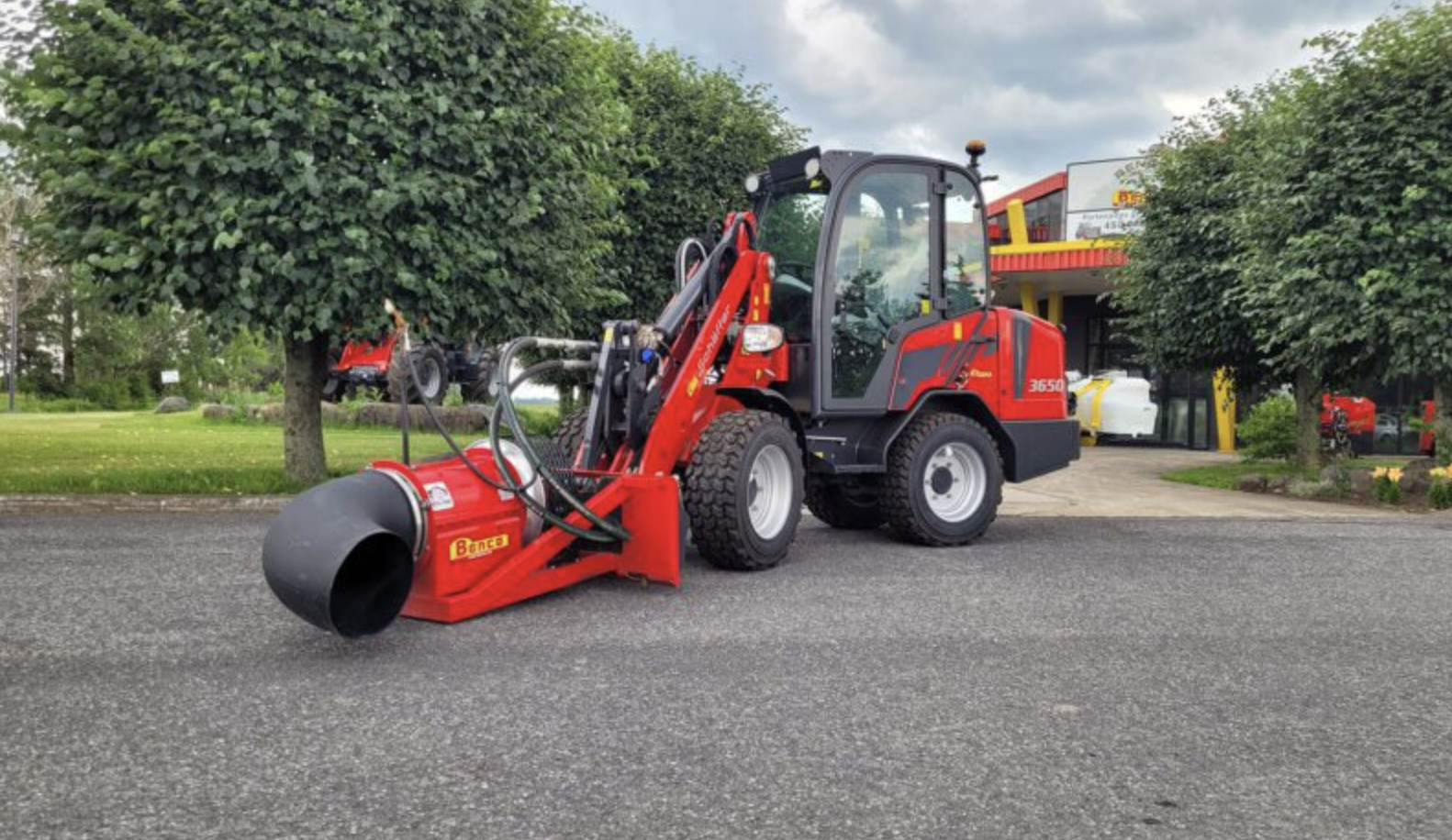 SOUFFLEUR À FEUILLE [HYDRAULIC DEBRIS BLOWERS]