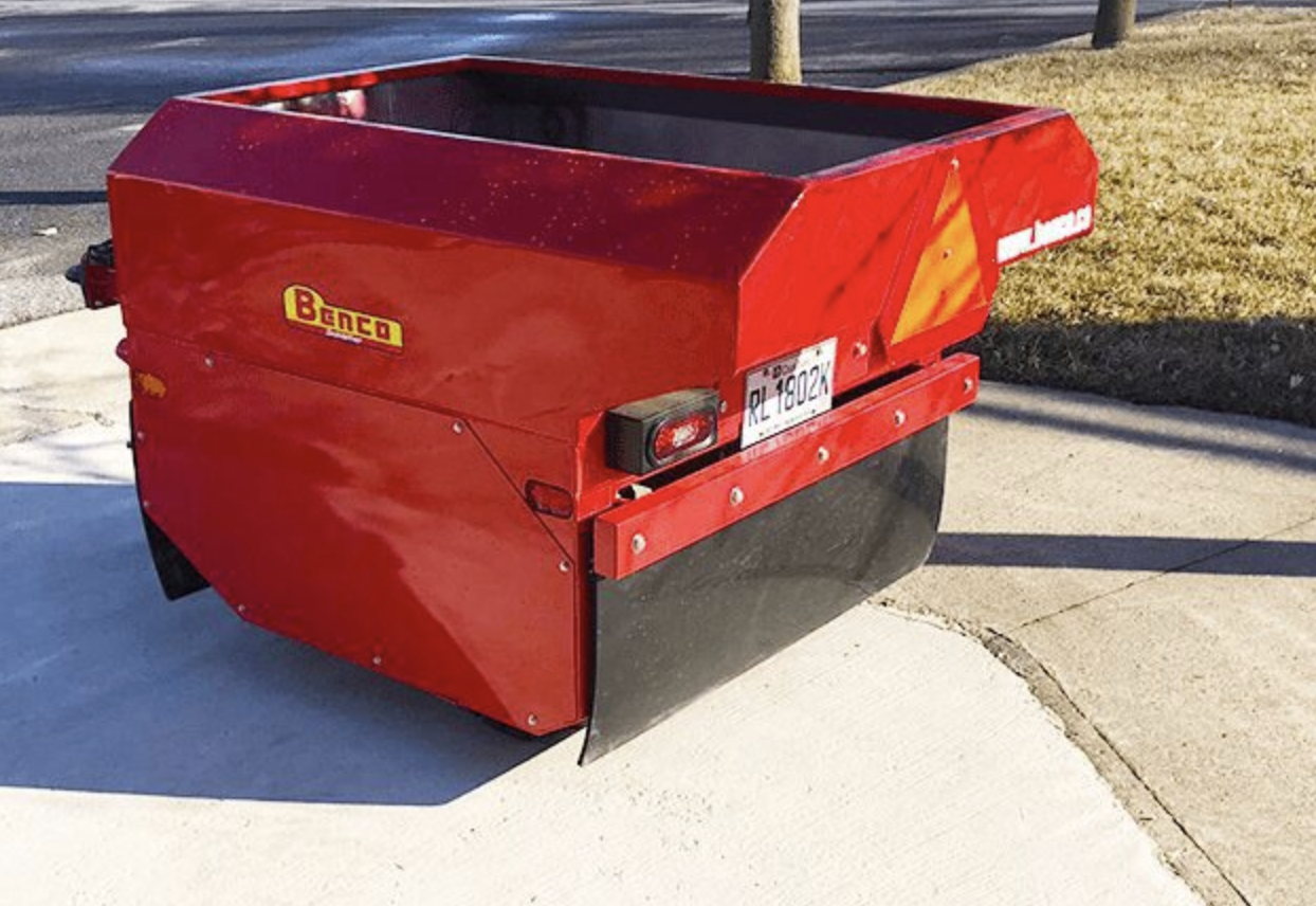 SALEUSE À TROTTOIRS MODÈLE 42.08