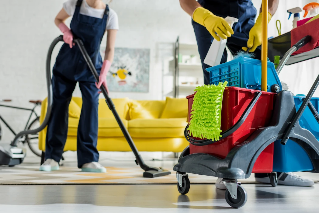 Cleaning and janitorial service using AELESTRA for recurring bookings and customer communication