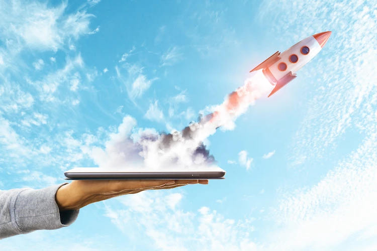 AELESTRA advertising campaign development and launch