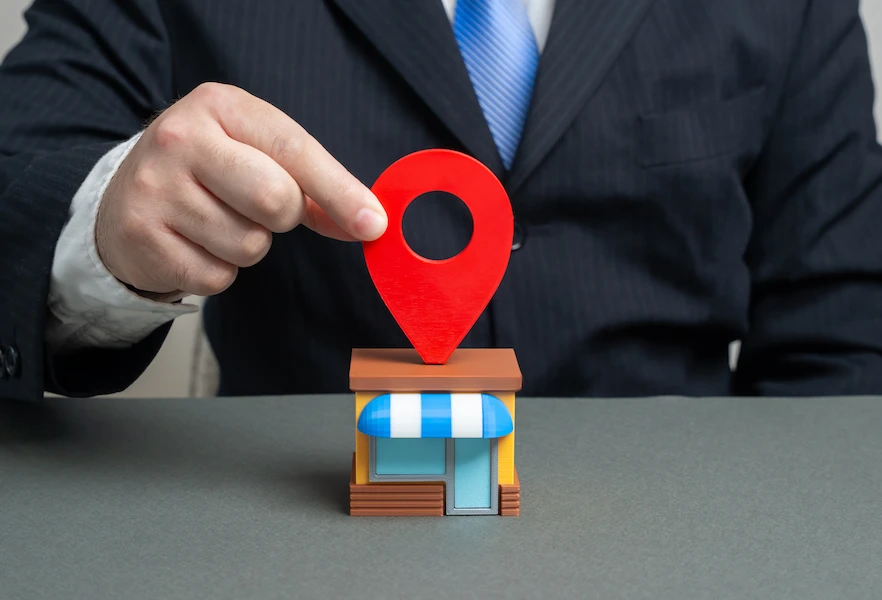 Servicios de SEO local de AELESTRA: optimización de perfiles de empresa, visibilidad en búsquedas locales y coherencia de la información comercial
