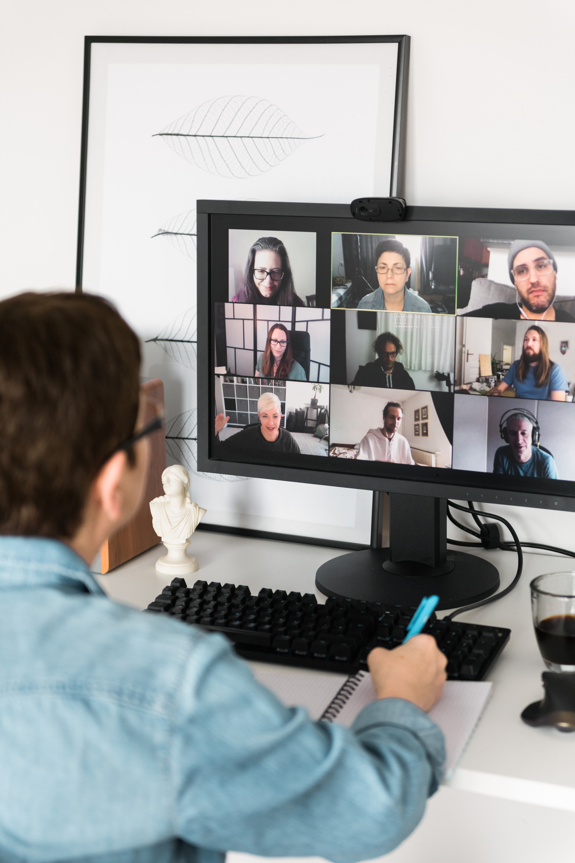 Expert service providers in conversation