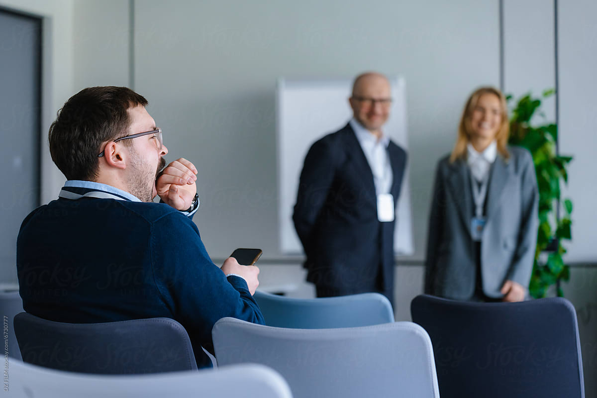 Expert service providers in conversation