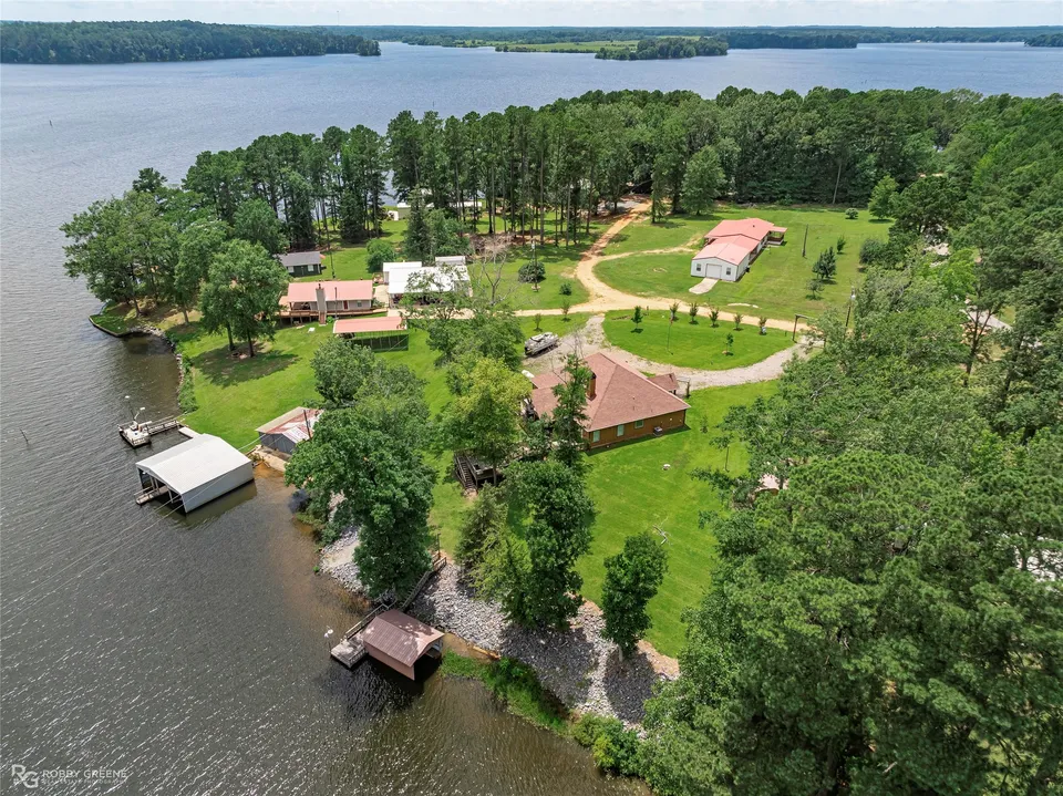 Aerial photograph of the property and Lake Claiborne