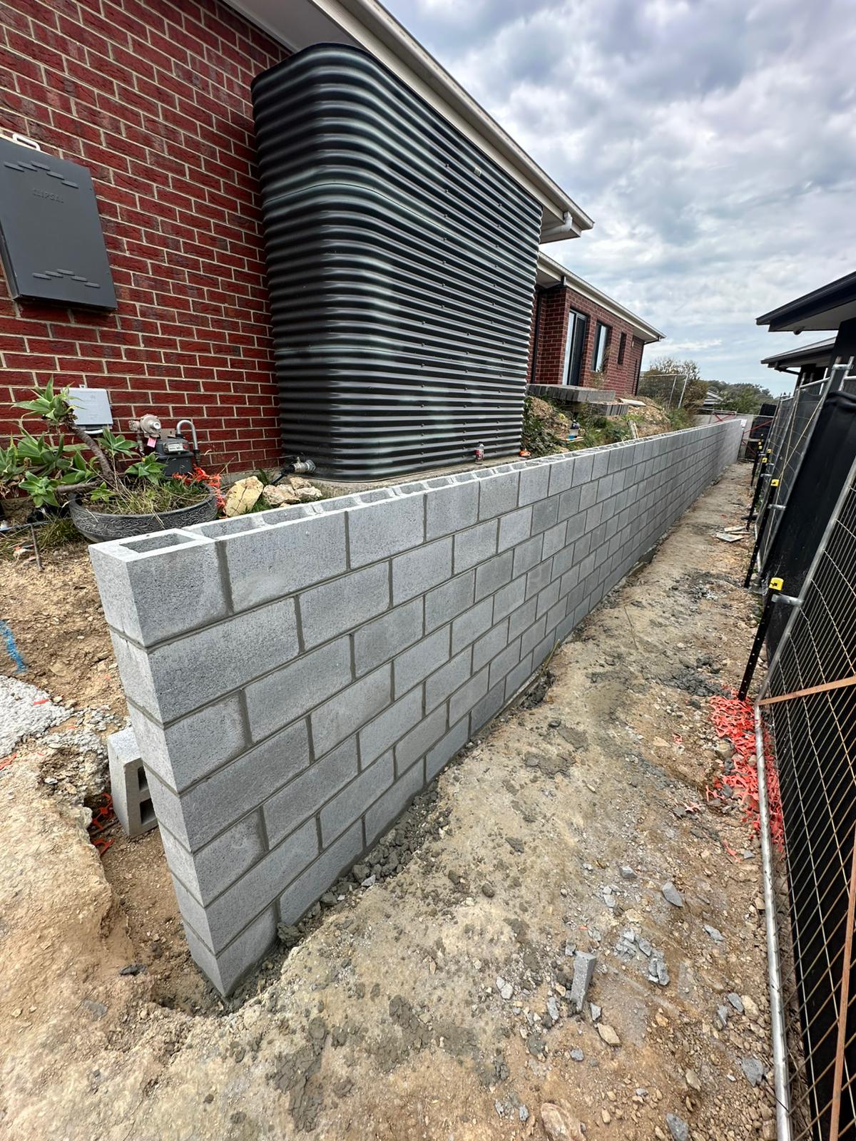 retaining wall bricklayer Melbourne Bevers Bricks and Blocks