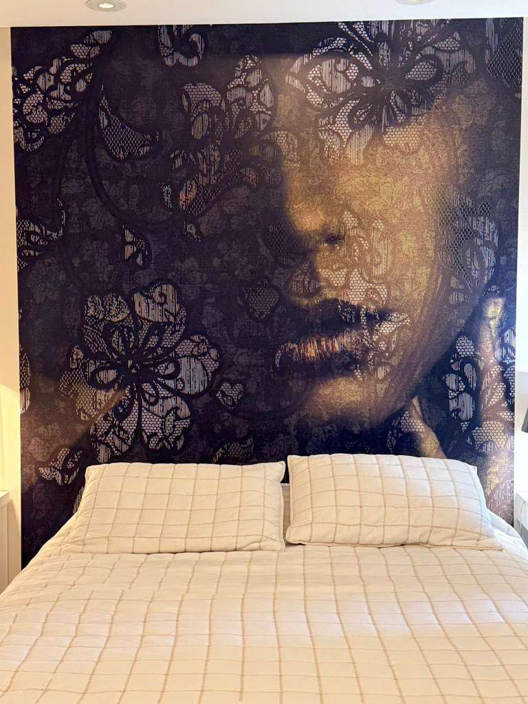 Luxury wallcovering texture