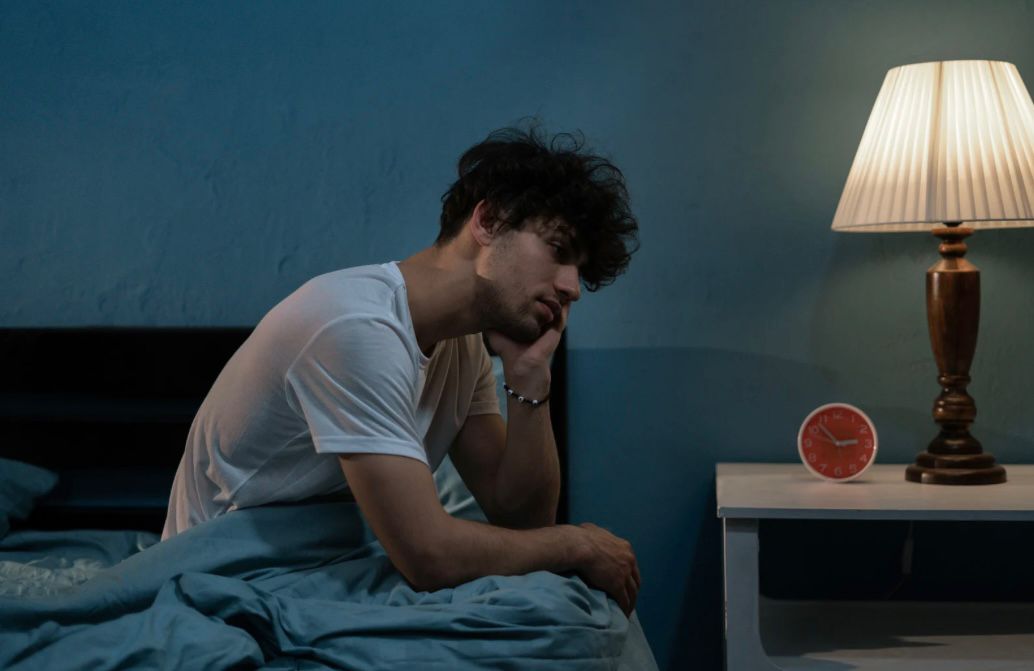 Stess and Sleep, Insomnia, Anxiety, Essential Oils for Calming, Tired