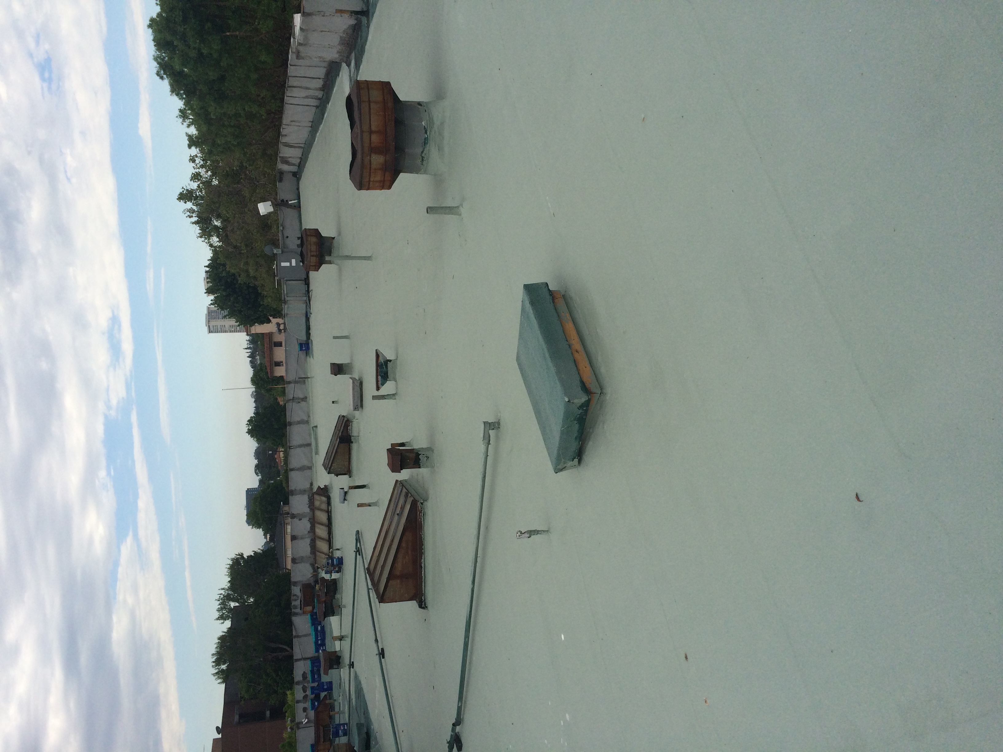 Wide coated commercial flat roof