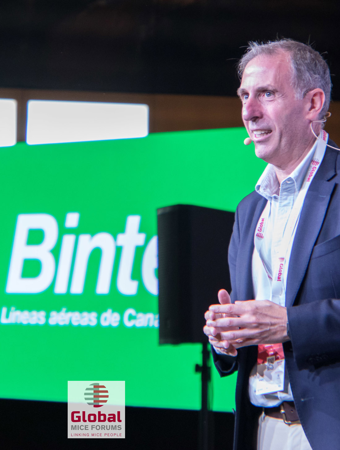 Producto de marca expuesto en un evento GMF