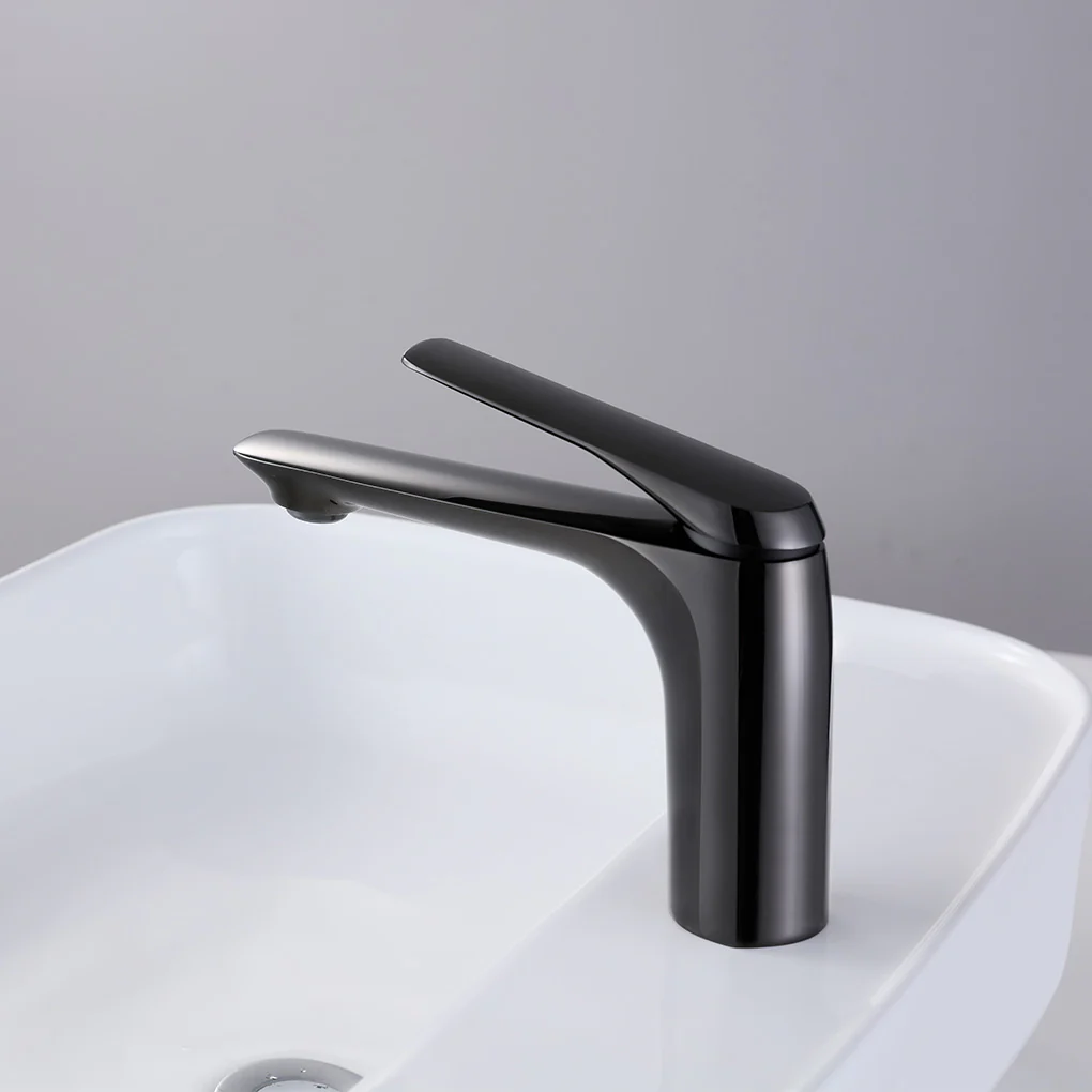 Single Hole Basin Faucet with Pop Up