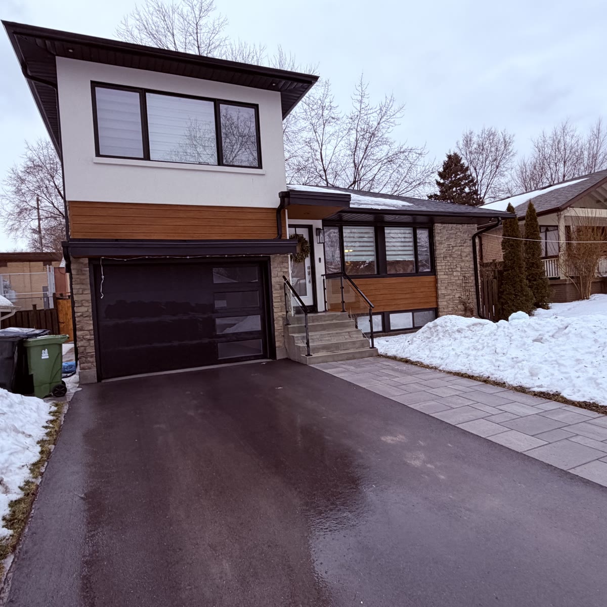 A two-level side extension