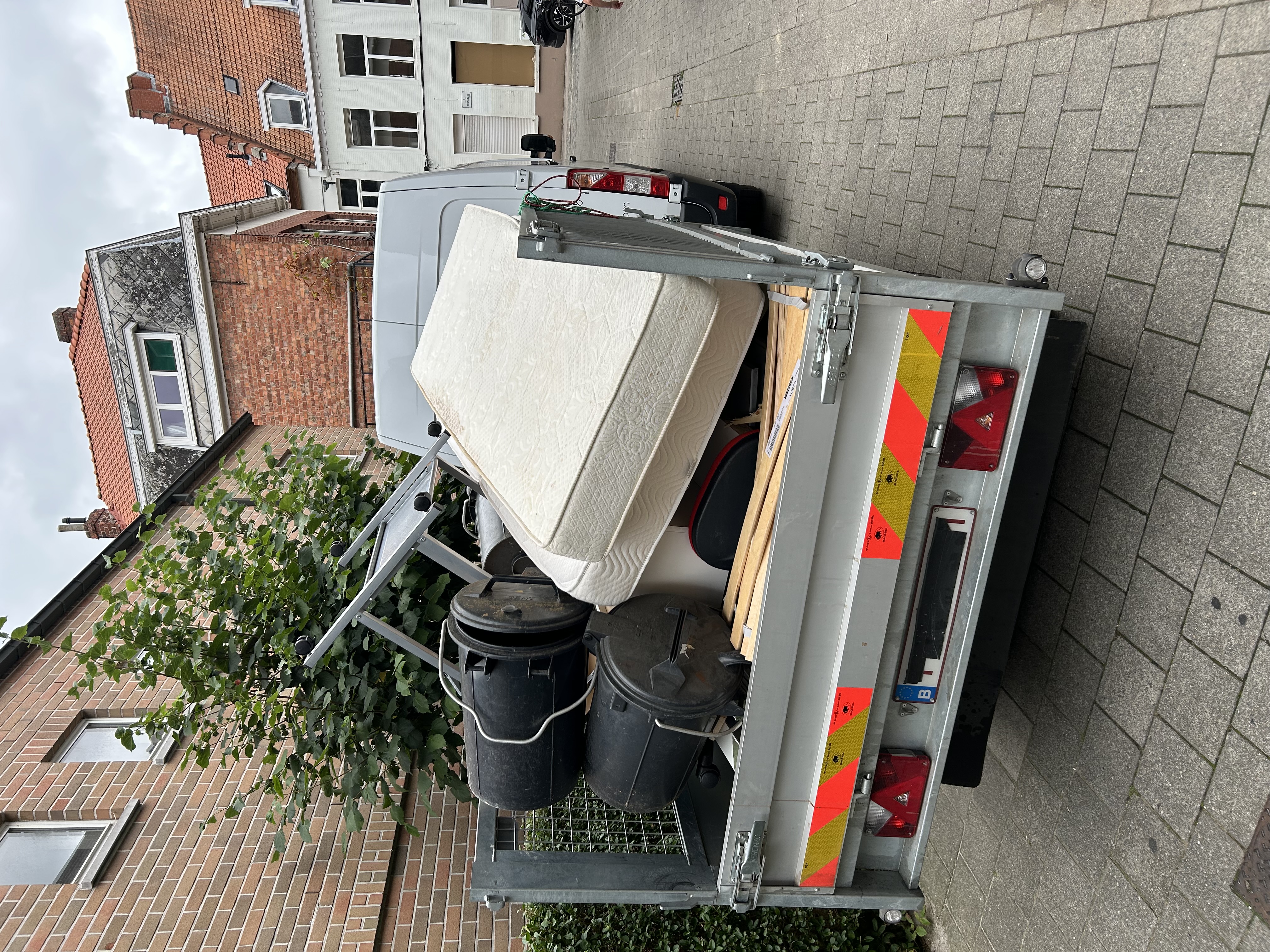 Bestelwagen van NP Verhuizingen