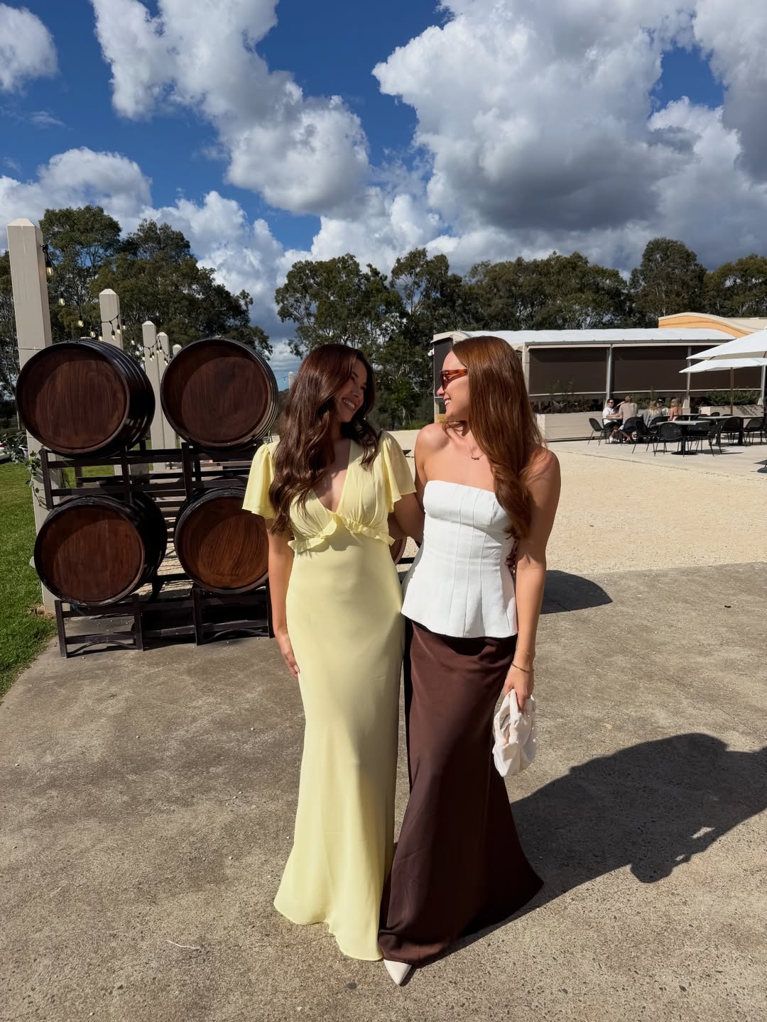 2 women having a consultation