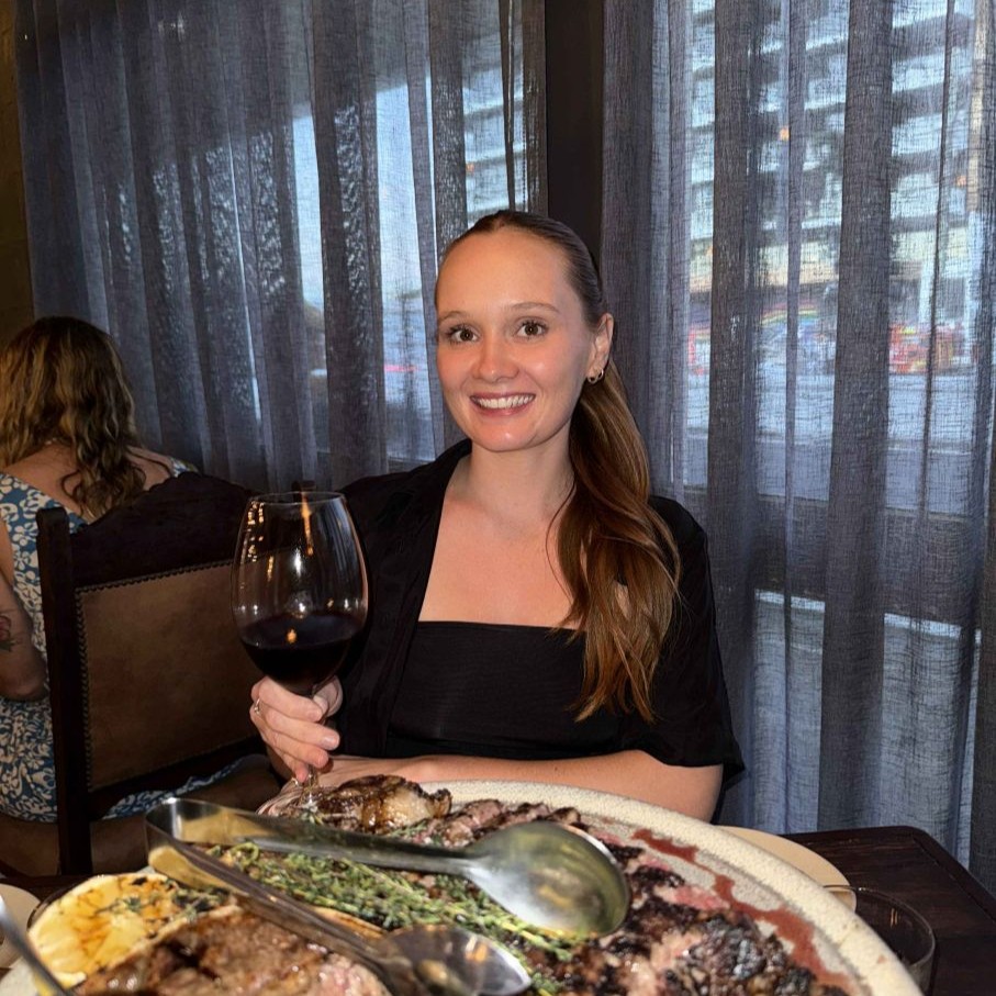 Mikaela Schiffere out for fancy dinner