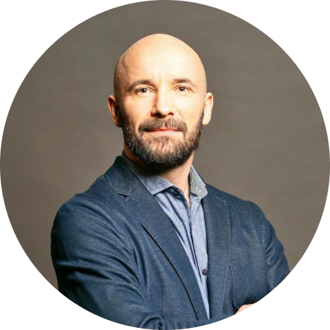 specjalista T-Clinic Konrad Dębkowski