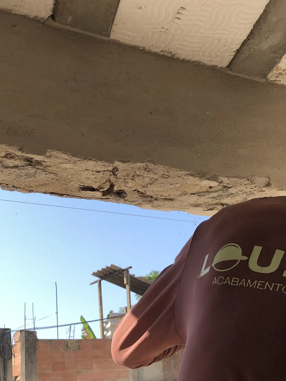 Recuperação estrutural e acabamento de fachada