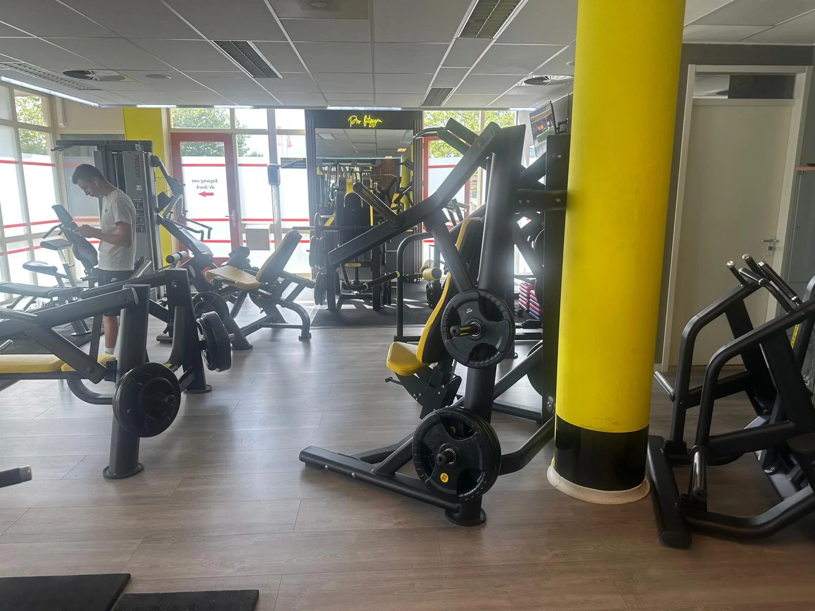 Spieropbouw & kracht bij Pro-fit GYM Almere