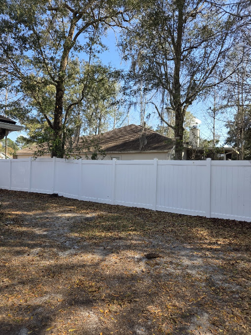 Bright concrete pool deck and walkway after professional cleaning
