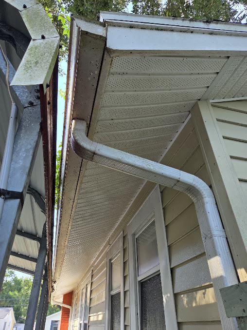Professionally washed home exterior in Jacksonville, FL by E&S Pressure Washing