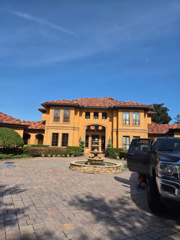 Siding restored with low-pressure soft wash in Jacksonville, FL