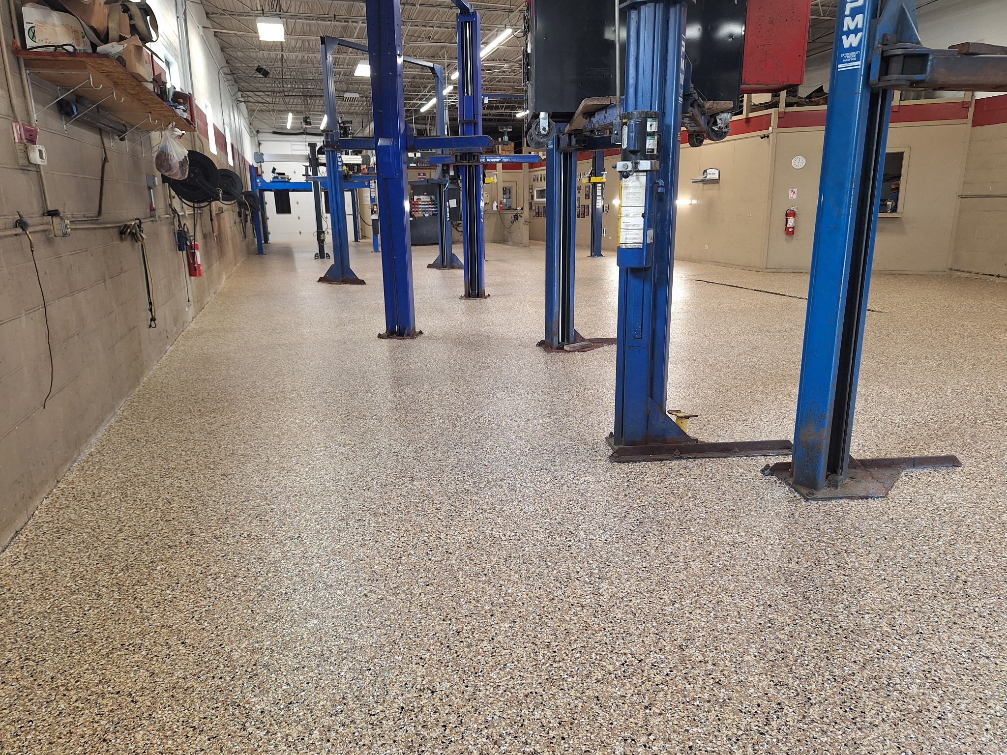 DJ's Automotive Schaumburg after epoxy flake floor