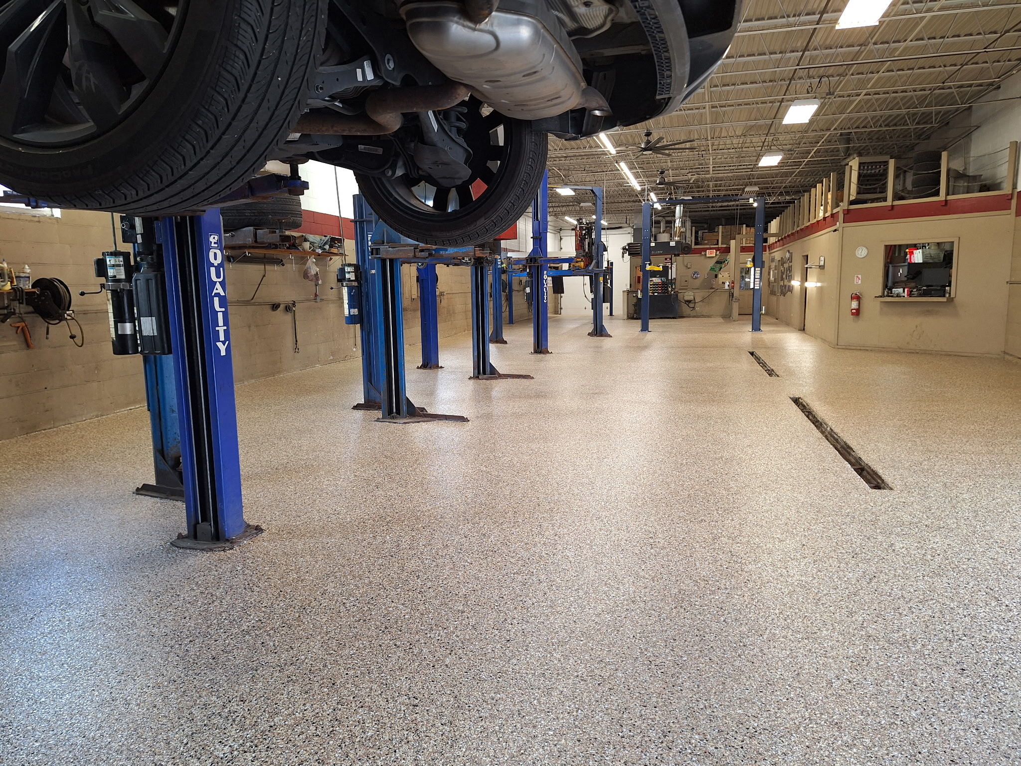 DJ's Automotive Schaumburg after epoxy flake floor