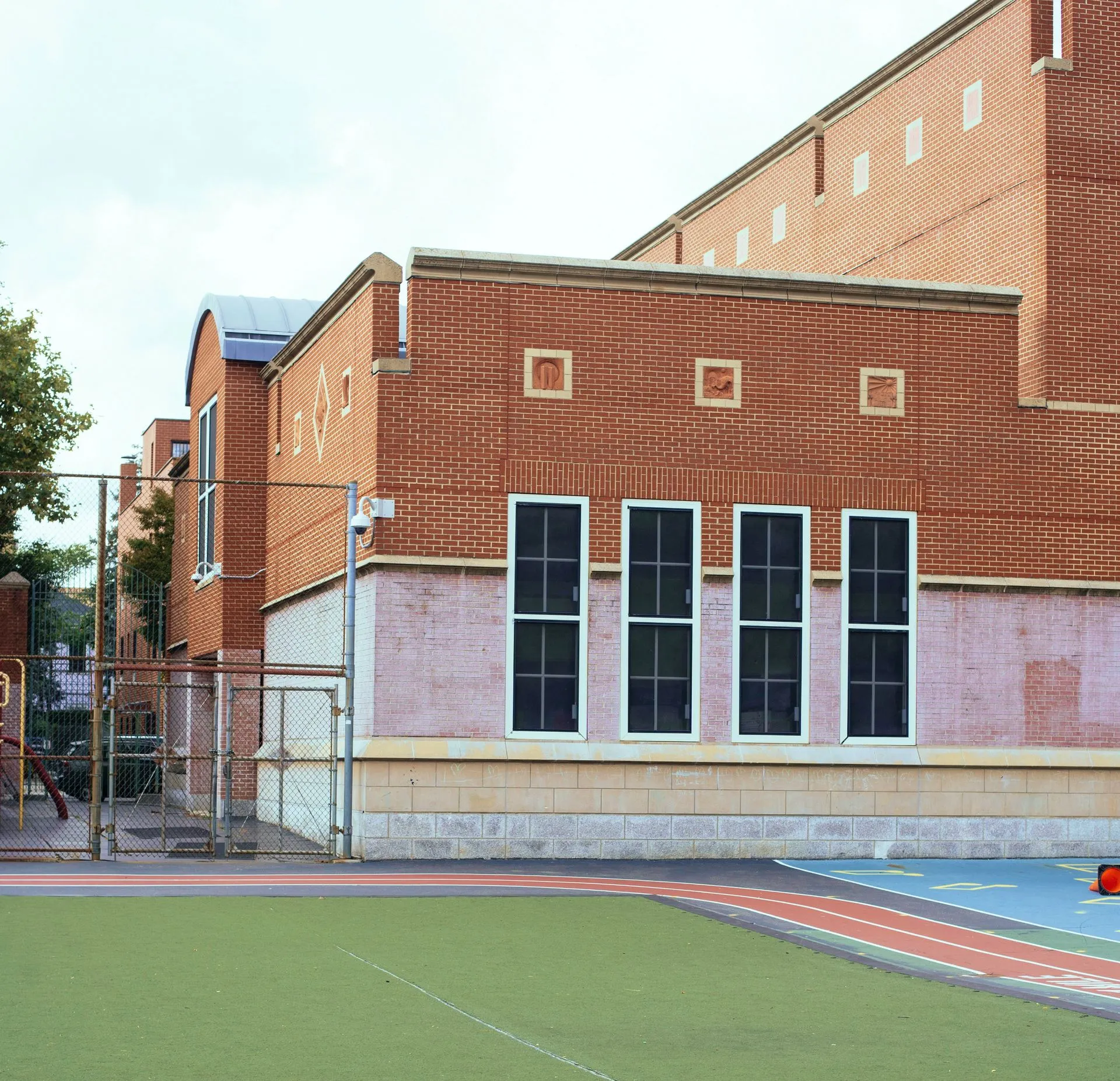 	Community mental health center supporting therapy and recovery services.