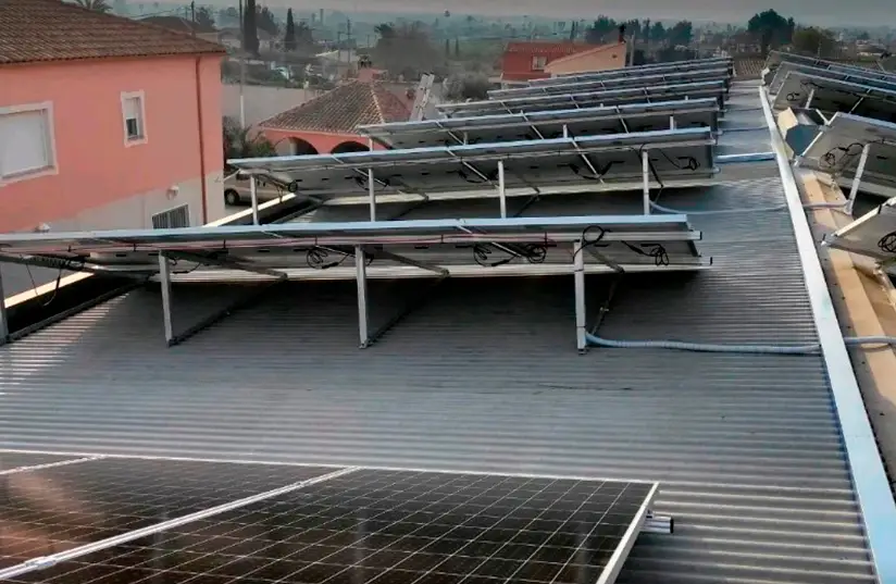 Instalación de paneles solares en vivienda
