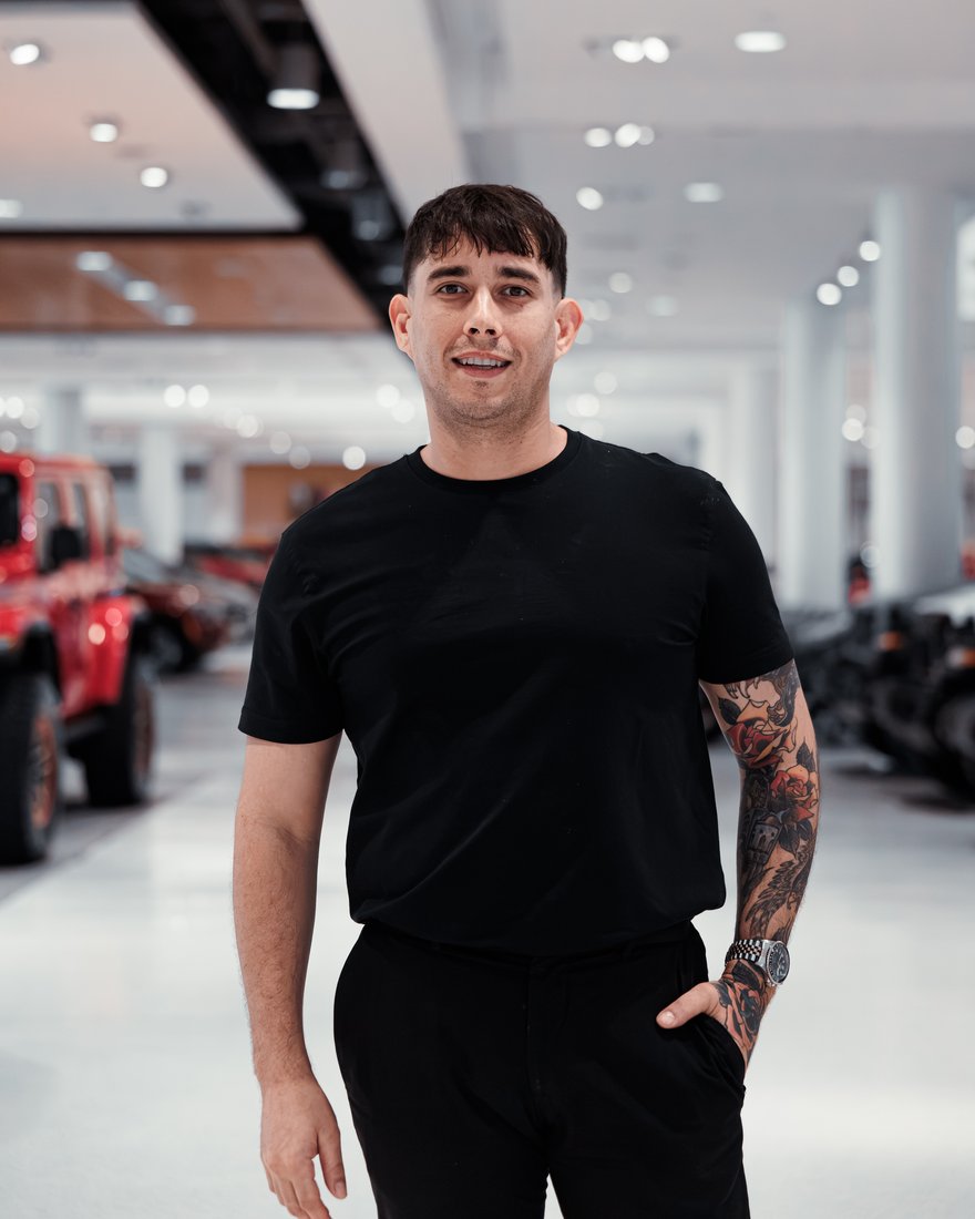 Especialista de Alpha Elite Auto Group