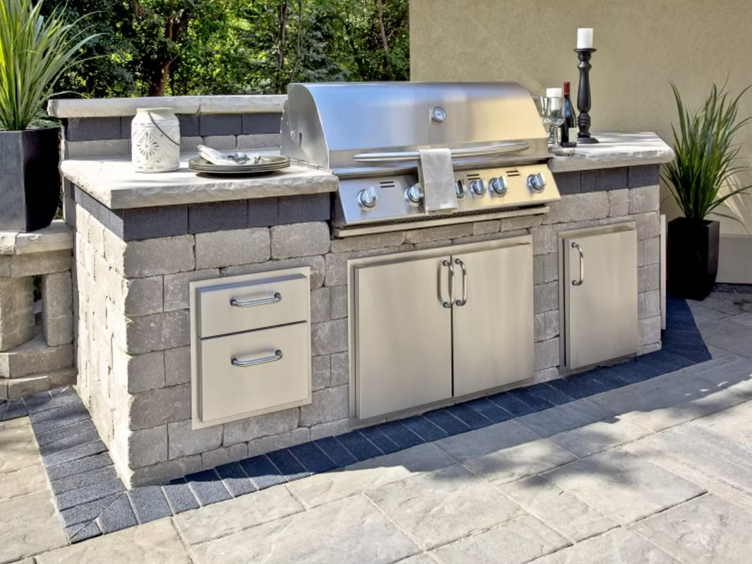 Rounded Patio Design with Firepit