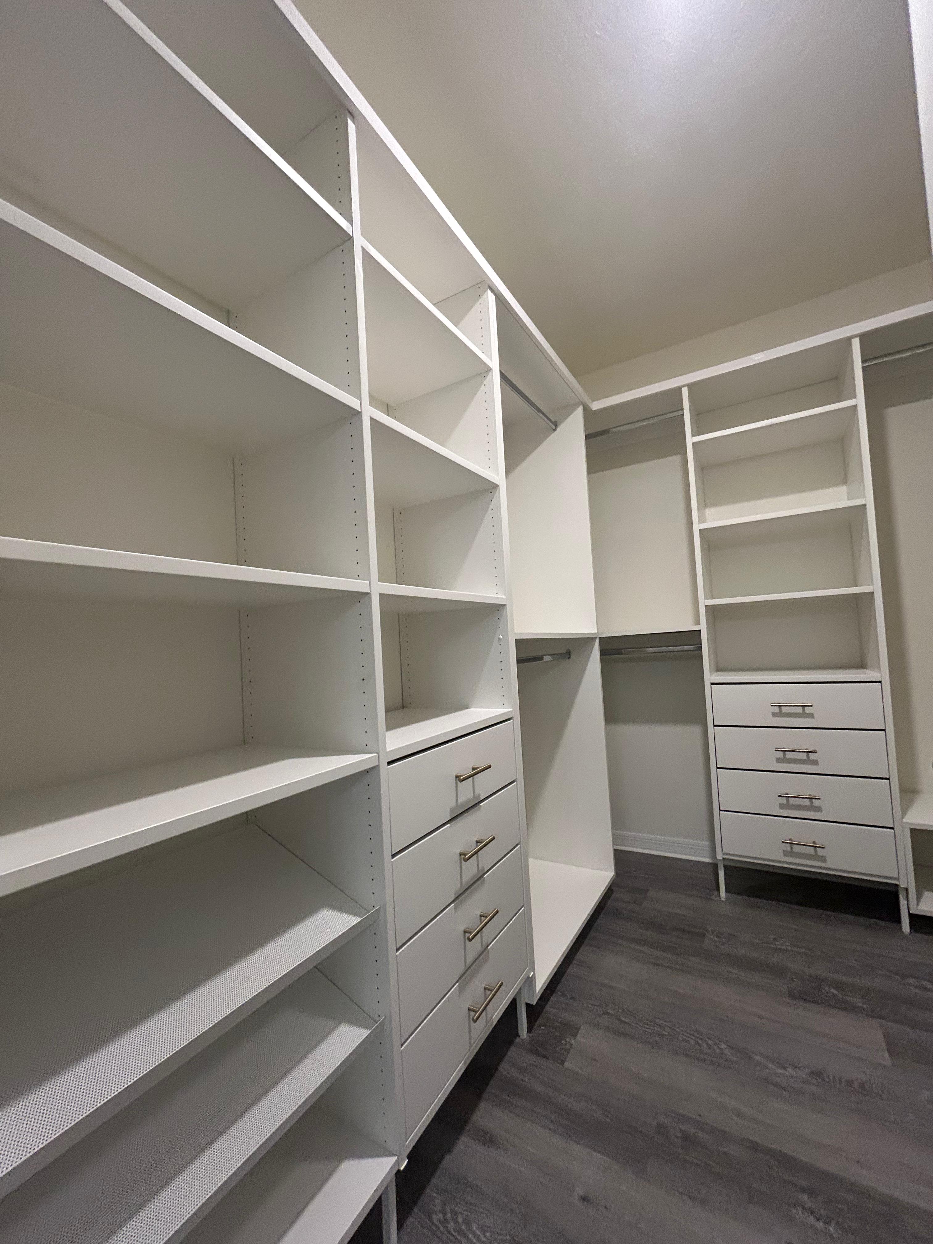 {{ custom_values.service_1 }} in {{custom_values.biz_area_1})