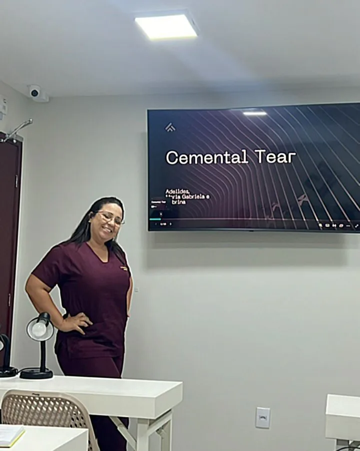 Turma 1 da Especialização em Endodontia em aula teórica
