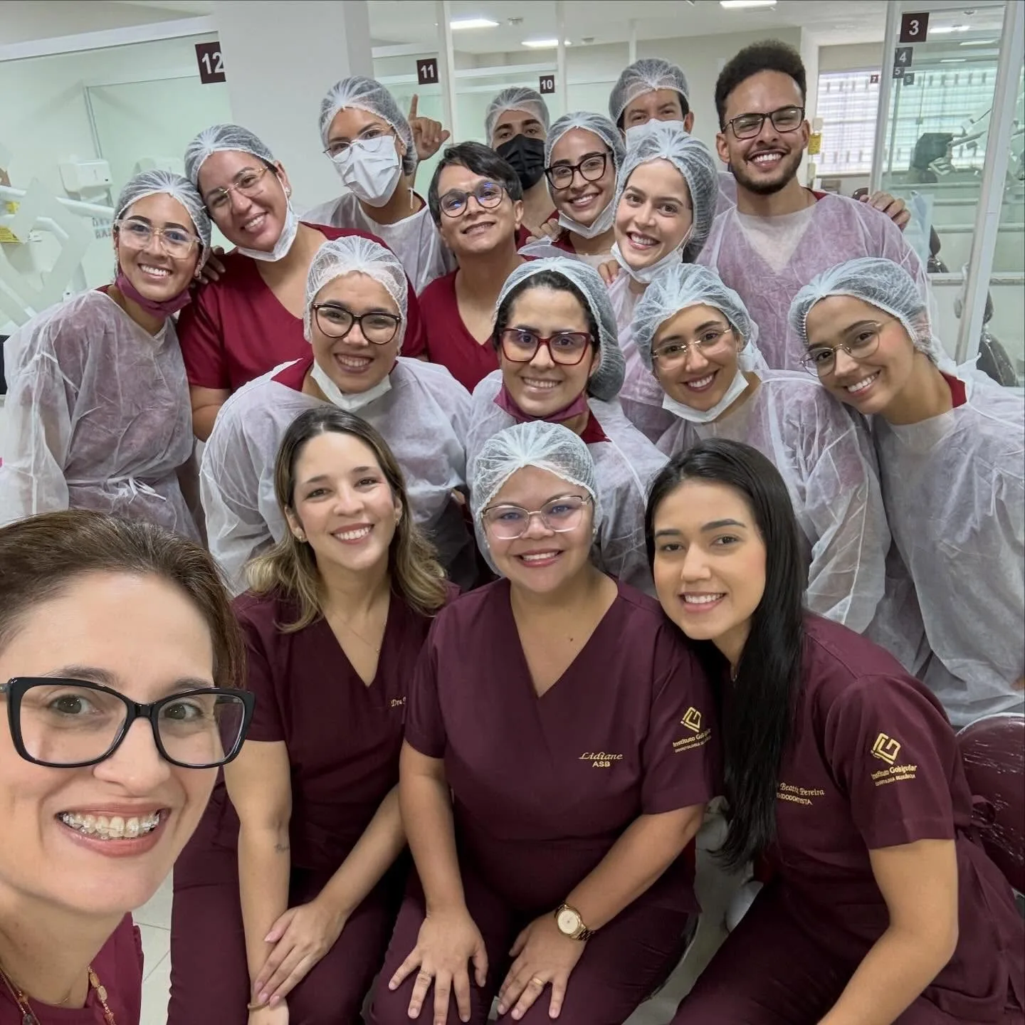 Turma 8 da Aperfeiçoamento em Endodontia reunida