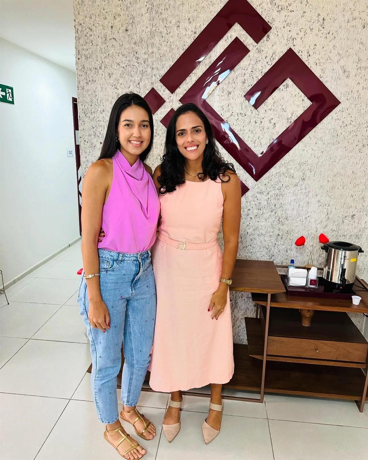Turma 2 da Especialização em Endodontia com professores do curso