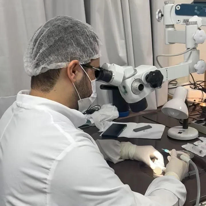 Turma 2 da Especialização em Endodontia em aula prática