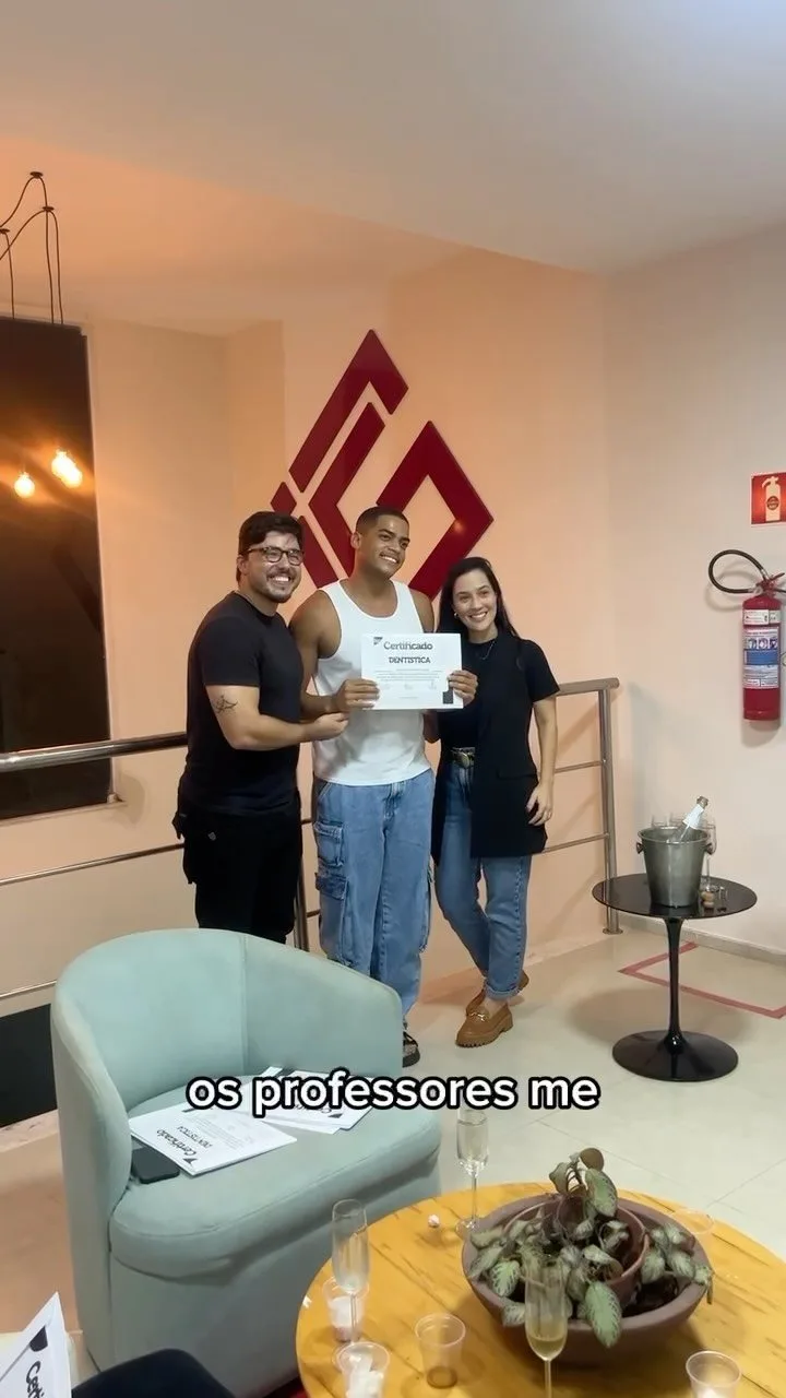 Turma 1 da Capacitação Pilares em Dentística no IGA