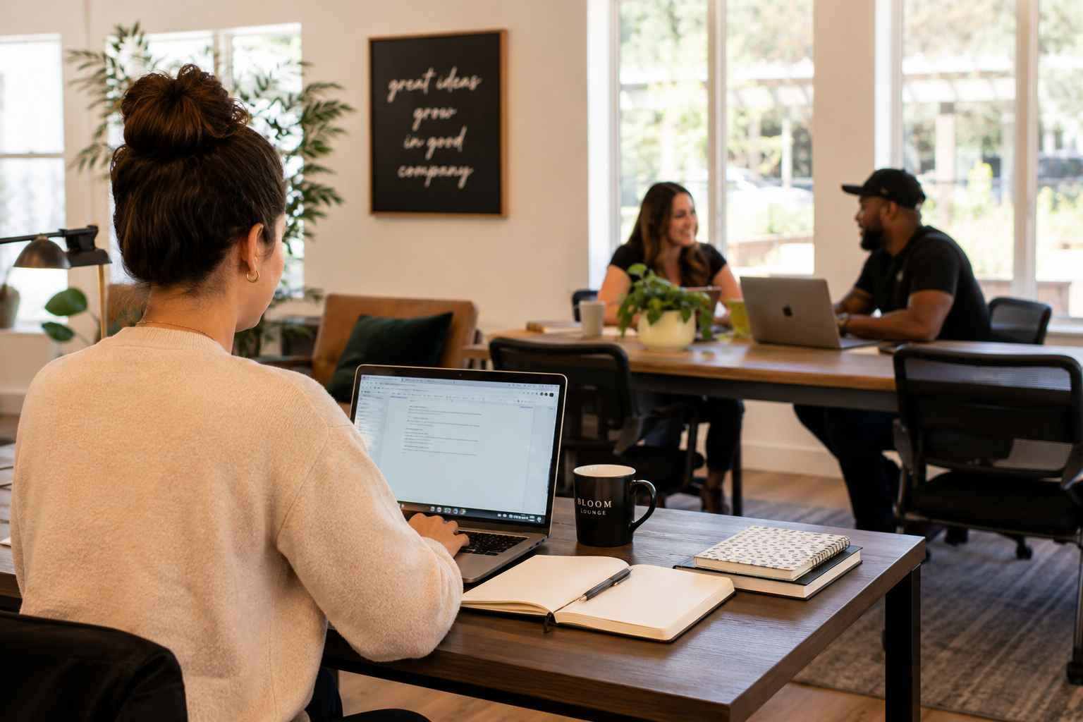 Entrepreneurs working and collaborating in a modern coworking space, demonstrating how professional environments support productivity, networking, business growth, and entrepreneurial success. Entrepreneurs working and collaborating in a modern coworking space, demonstrating how professional environments support productivity, networking, business growth, and entrepreneurial success.