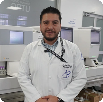 Dr. Andrés Bustamante