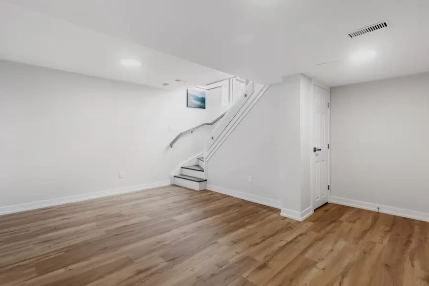 Basement and complete interior finishing project by Reno-Decor